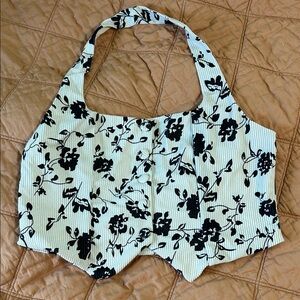 SHEIN Black and White Floral Crop Top